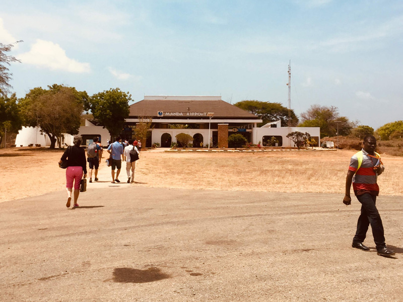 Flughafen Lamu - Reiseblog Bravegirls